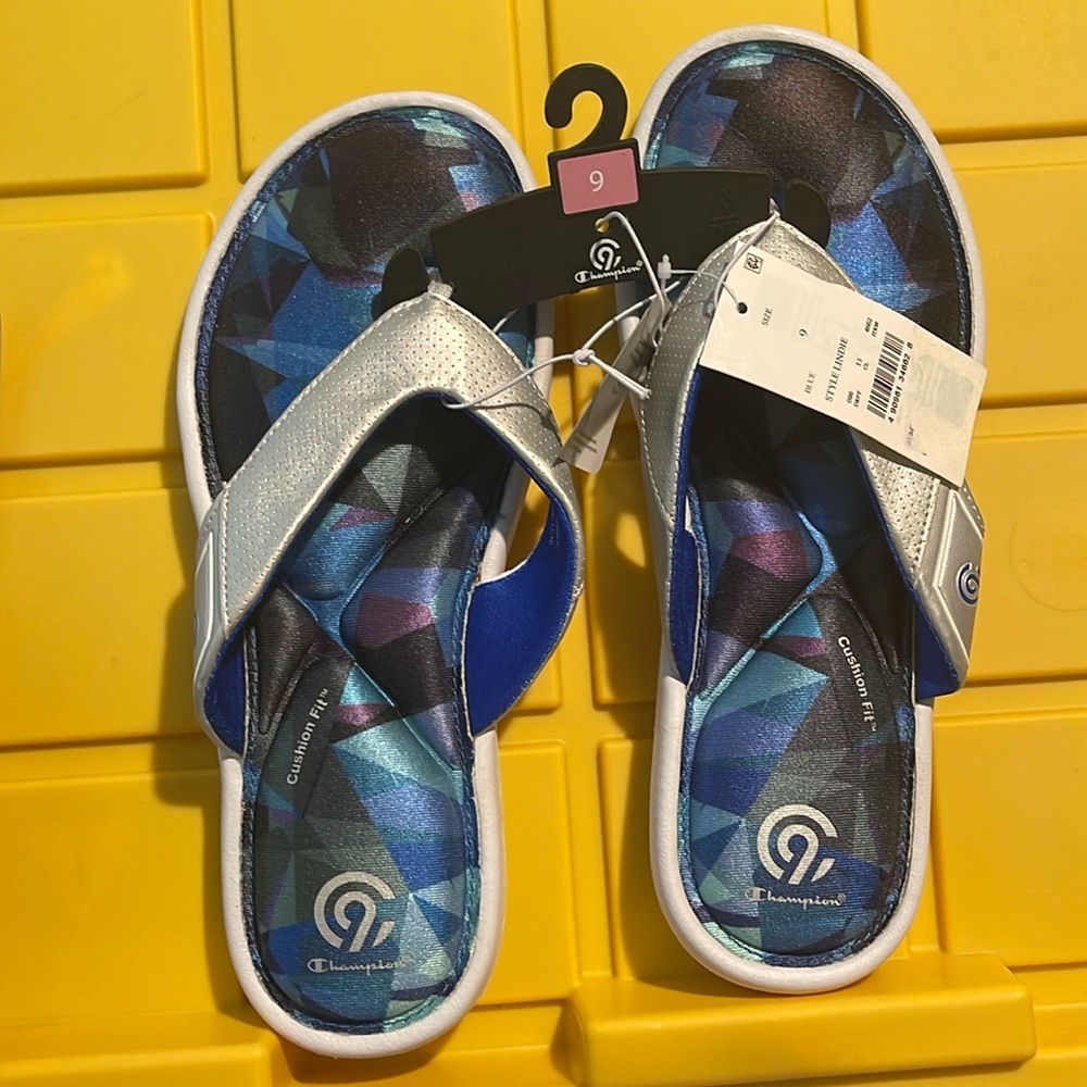 NWT C9 by CHAMPION Lindie Flip Flops